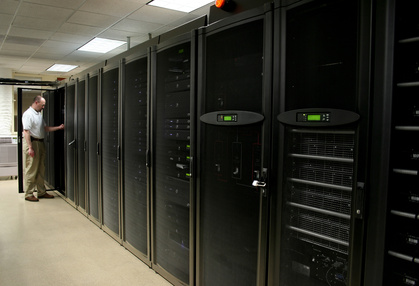 Ferme de serveurs dans un datacenter.